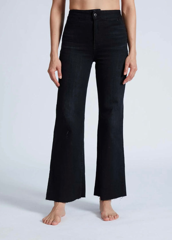 ASKK Crop Brighton Black